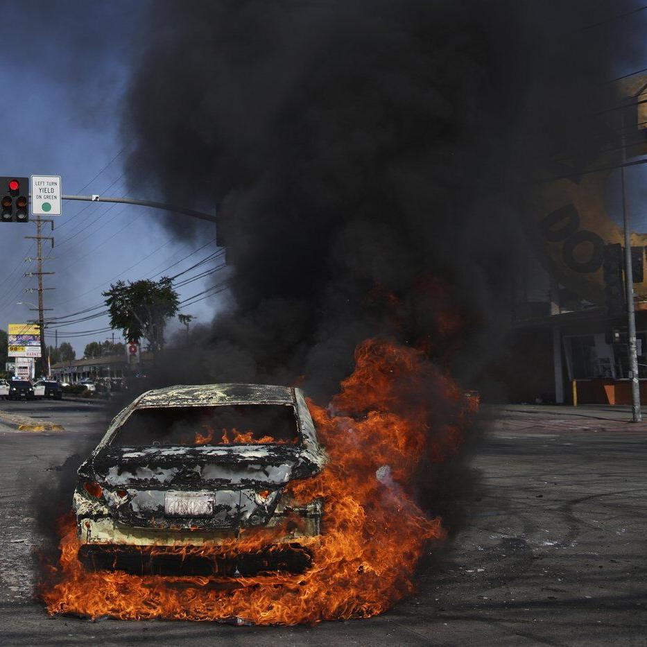 AP PHOTOS: Protesters clash with law enforcement in Los Angeles